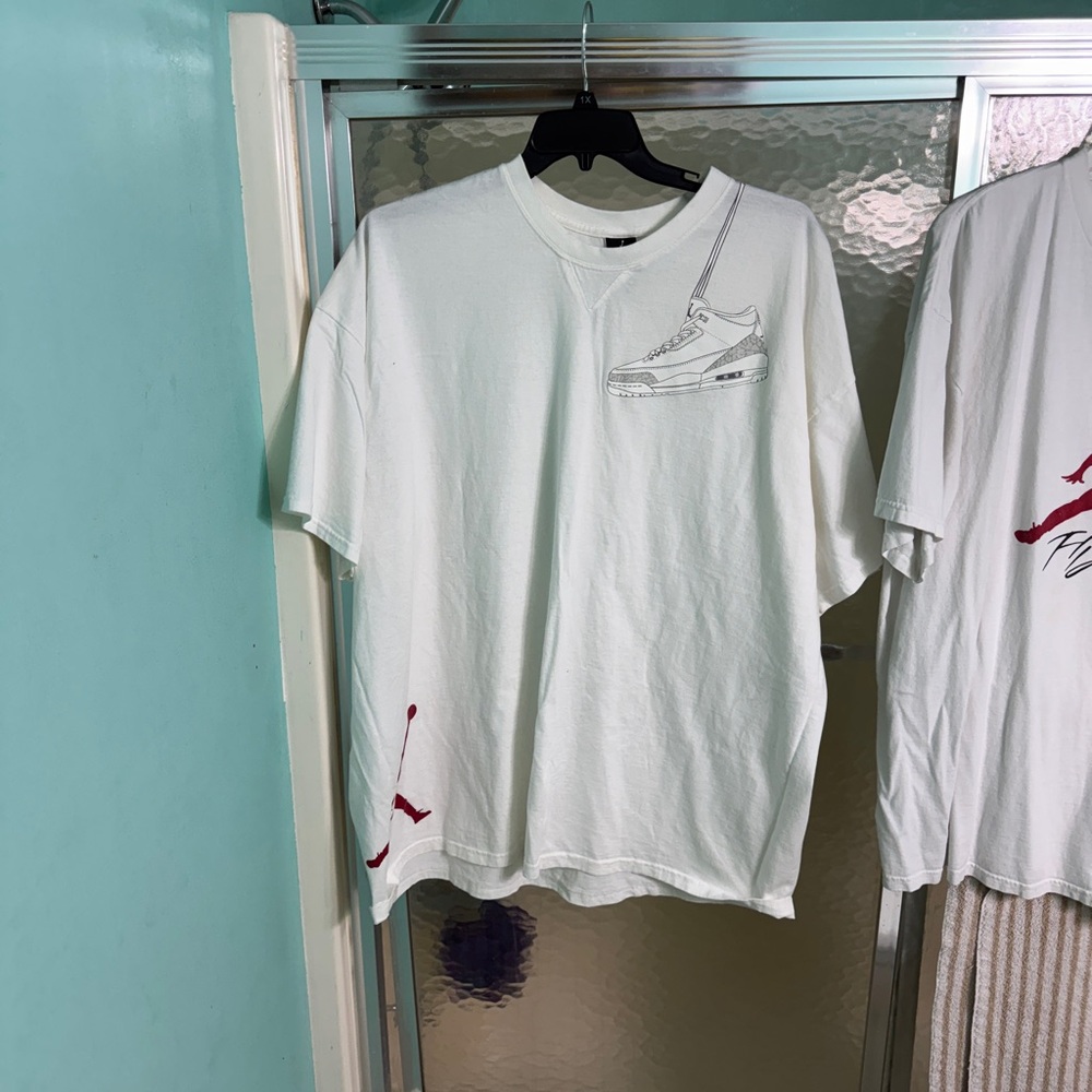 2 PreOwned Jordan T shirts in size 3xl